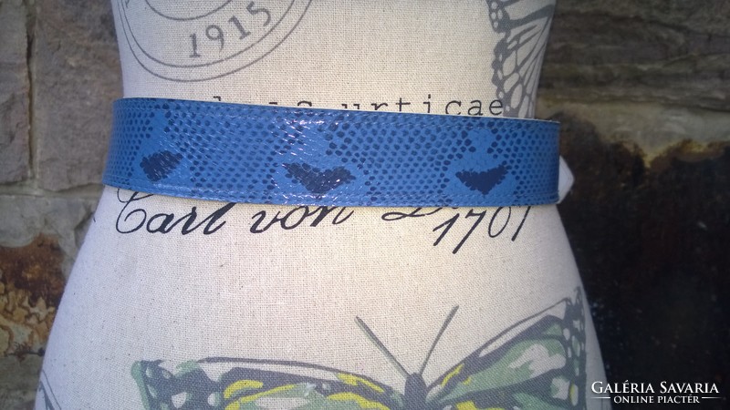 Decorative snakeskin imitation women's belt with metal buckle 96x4 cm