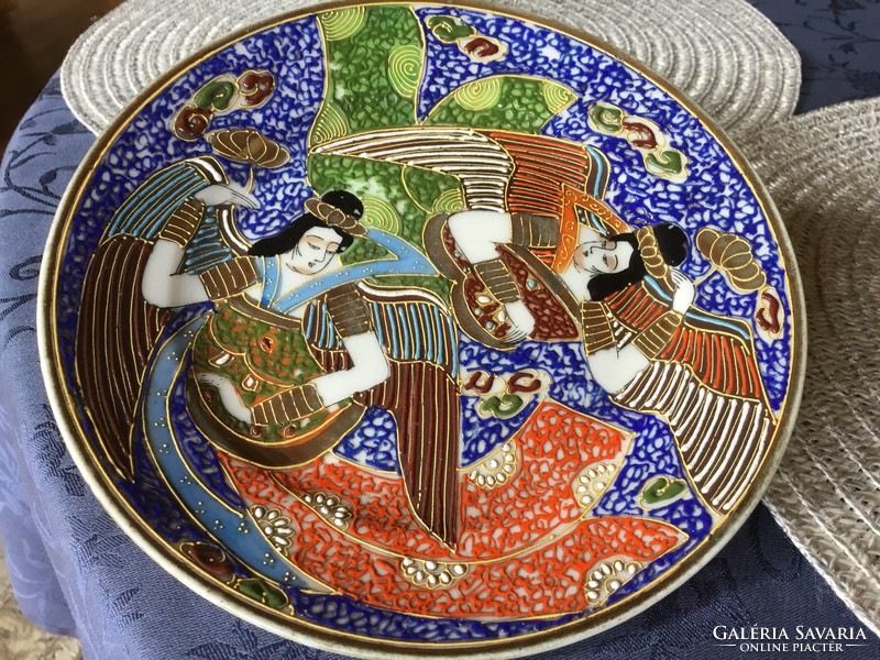 Japán moriage tányér 18,5 centis, gyönyörű (200)