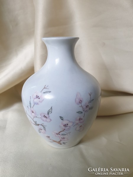 Aquincum éva vase with peach blossoms