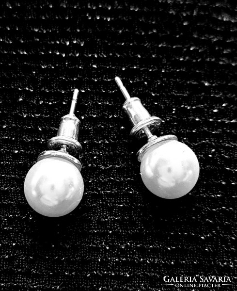Csodaszép régi  antiallergén ezüstözött gyöngyökkel díszített beszúrós, és egyéb kapcsos fülbevalók