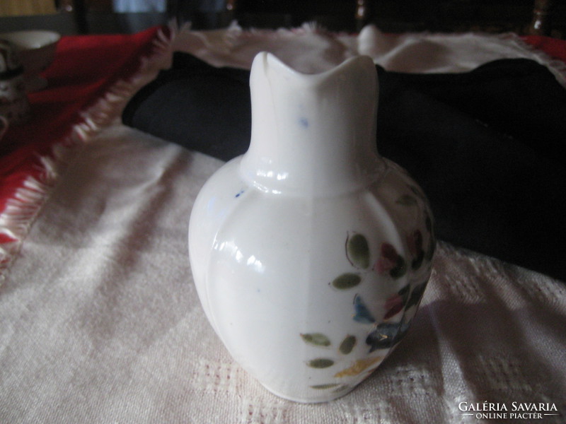 Jelzett porcelán váza , szép decorral  , kis hibákkal   8 x 12 cm