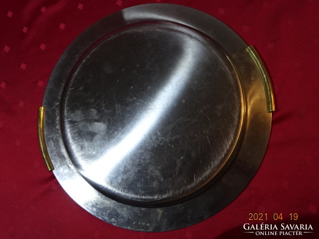 Round metal tray with gold pliers, diameter 32.5 cm. He has!