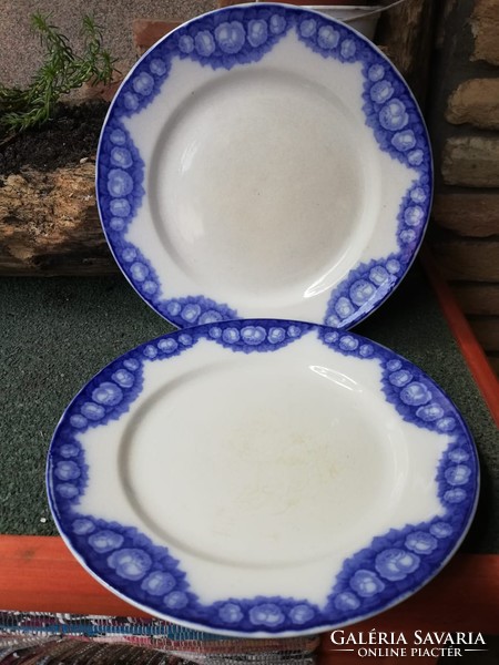 Antique villeroy & boch protected large plate pair