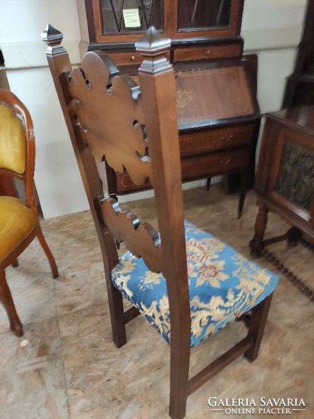 Renesans szék gyönyörű faragással