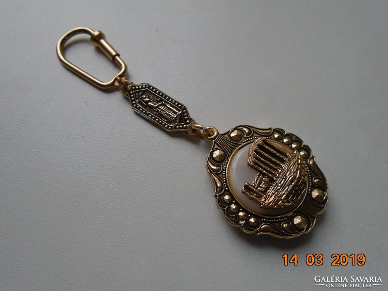 Dombor aranyozott  antikolt  Kariatidák,Erekhtheion mintával nagyon dekoratív kulcstartó vagy medál