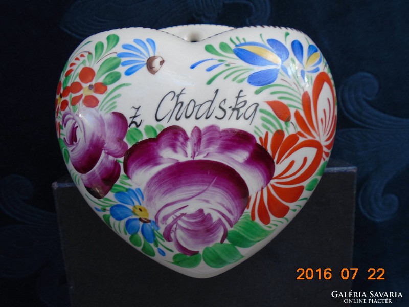 Kézzel festett rózsa,virág mintás majolika cseh szenteltvíztartó Chodska