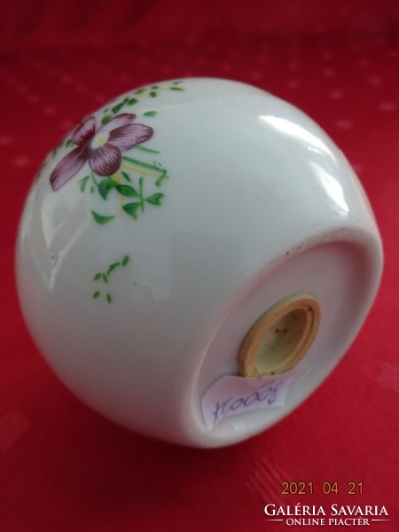 German porcelain, violet scented sphere, 7.5 cm in diameter. He has!