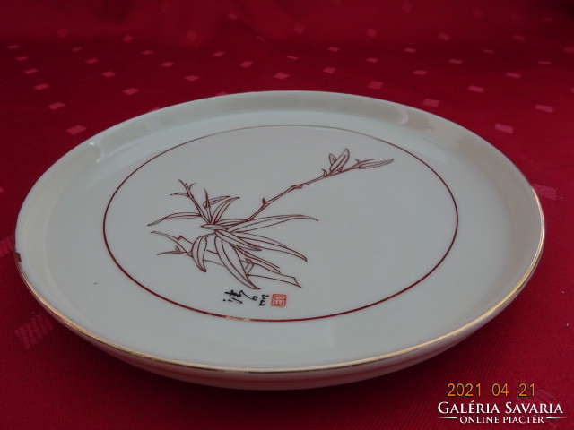 Japanese porcelain, hand-painted round bowl, diameter 17.5 cm. He has!