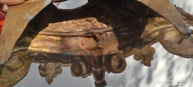Antik Jelzett Szobros asztali óra tok doboz fémből szoborral, Francia lehet.Akciós àr