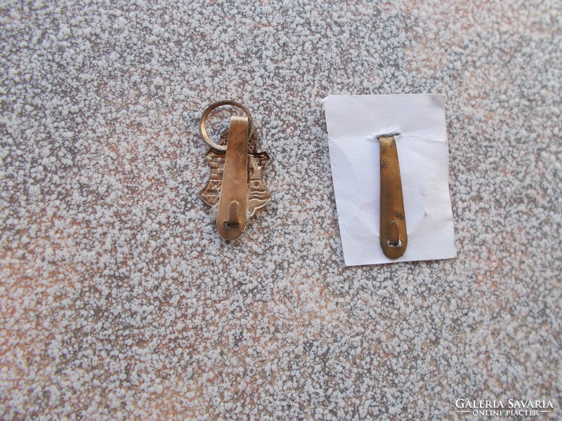 WW1,Monarchia aranyozott  jelvény,3.5cm, két darab,eredeti