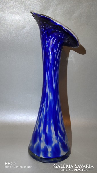 33 cm magas alacsony áron  kétrétegű üveg kála váza királykék színű  nagy méretű