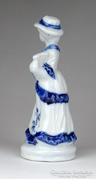 1D909 Kalapos nő lanttal porcelán figura 14 cm