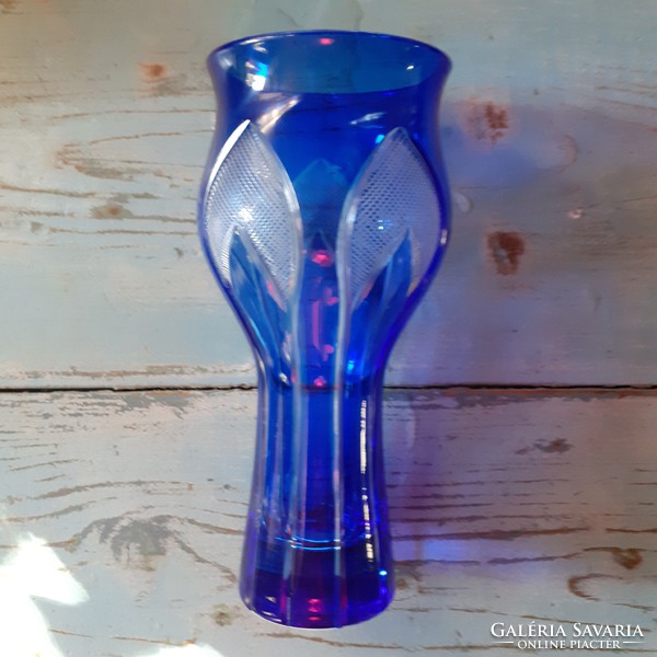 Régi , szép kék színű üveg  váza 60-as évekből