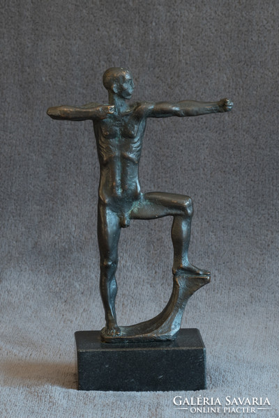 Aszalós László, Íjász című bronz szobra