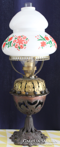 Régi asztali petróleum lámpa
