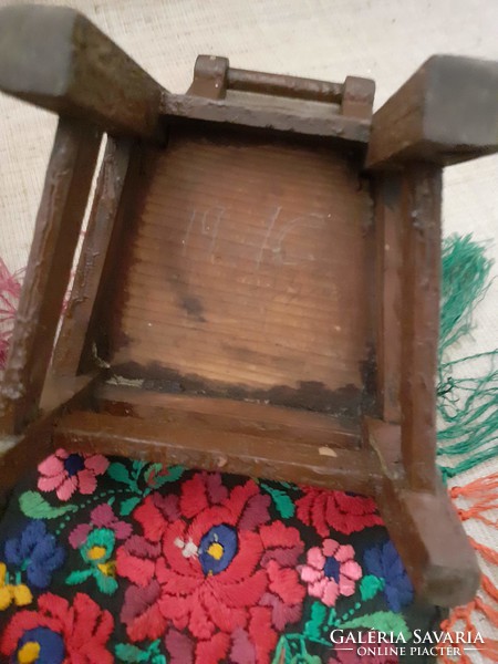 Old beautiful condition matyo baby antique exam work with wooden chair oh matyo small tablecloth in one