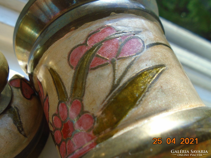 Compartment enamel with handmade iridescent floral patterns in a solid bronze lid spice rack, storage
