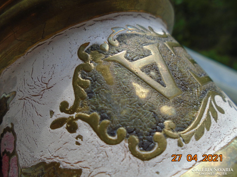 Dombor TEA felirattal ,rekeszzománc  kézzel készült virágmintákkal tömör réz/bronz fedeles tároló