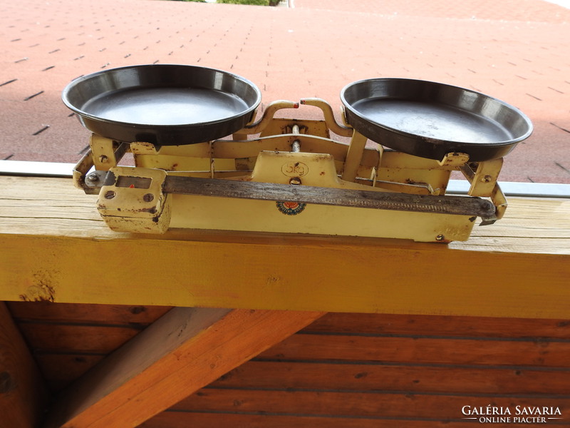 Kétkarú régi csehszlovák - tolósúlyos -  jelzett KOVODÉLNY konyhai mérleg 5 kg