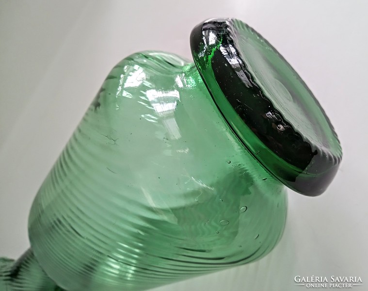 Smaragdzöld üveg kiöntő 27cm