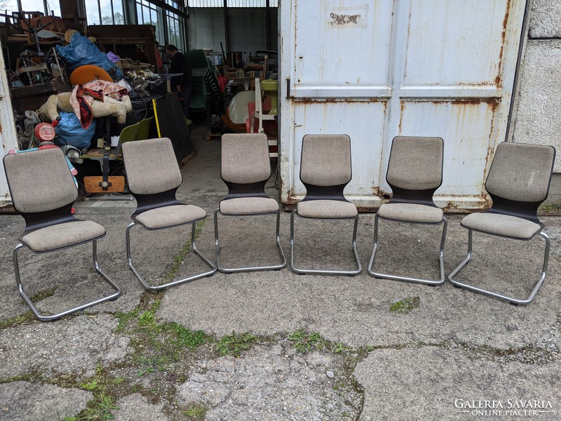 Flötotto székek
