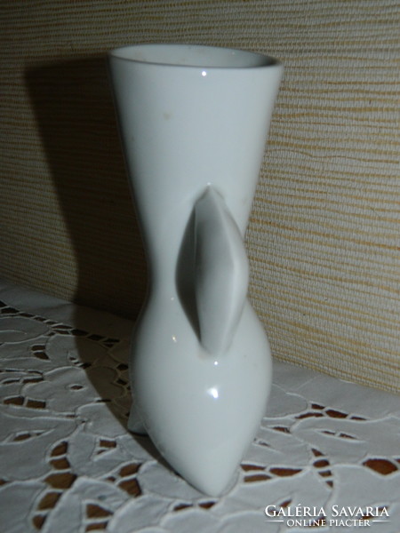 Zsolnay darázs váza.