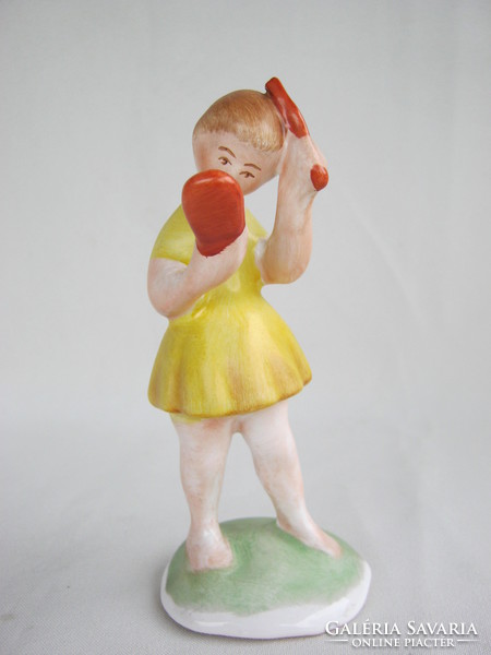 Bodrogkeresztúr ceramic little girl combing her hair