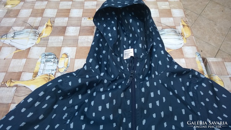 Real girlish navy blue and white like. Also as a raincoat gift!