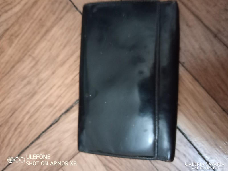 Elegáns fekete bőr pénztárca az 1970-es évekből