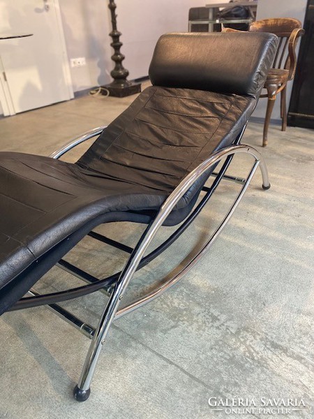 Leather chrome lounge chair/recliner_b213