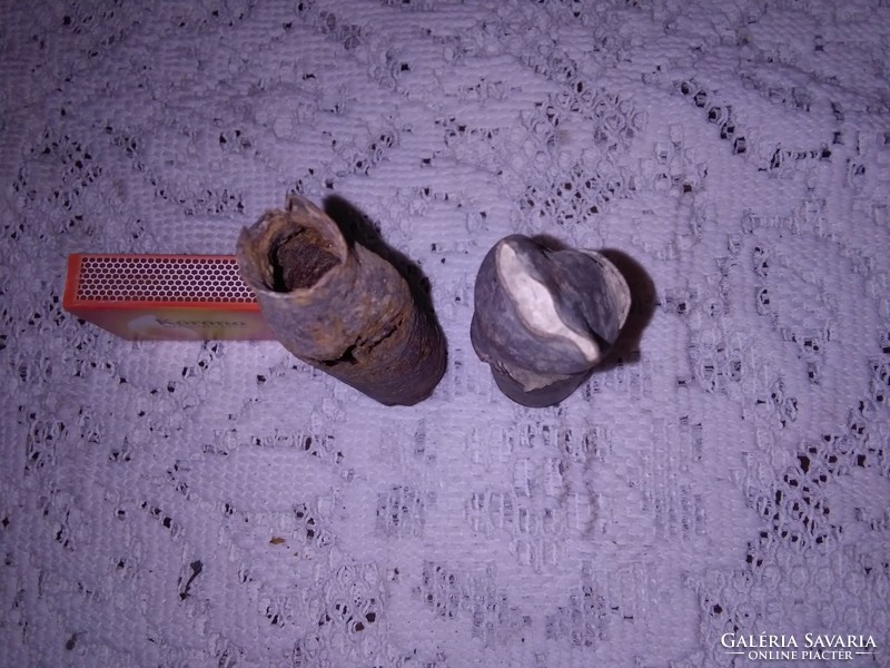 Két darab régi töltényhüvely -  11,5 cm