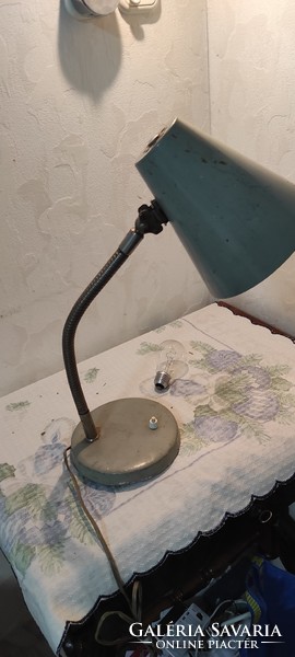 Eredeti retro Loft ,asztali lámpa nem működik.öntött vas talp, műhely làmpa.