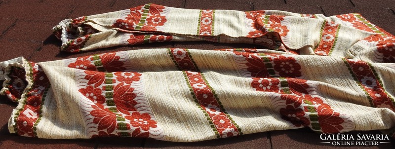 A pair of flower pattern shades