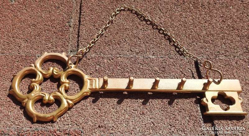 Fali réz kulcs alakú kulcstartó