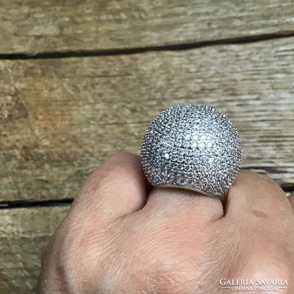 Különleges hatalmas koktél gyűrű tele csillogó kristály kövekkel