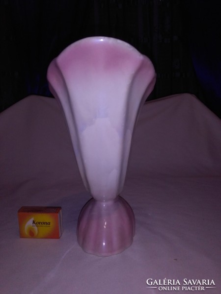Bőségszaru alakú váza