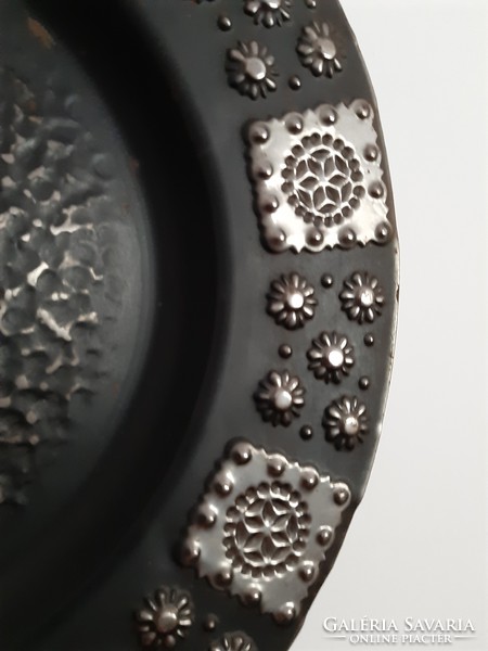 Retro crafts special emboss decorated with floral black silver color metal wall bowl