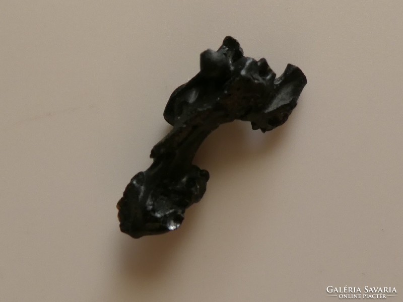 Irritite variant tectite droplet from the zamansin meteorite crater. Rare, collectible pieces.