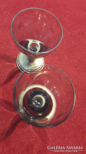 2db fémtalpas üveg pohár