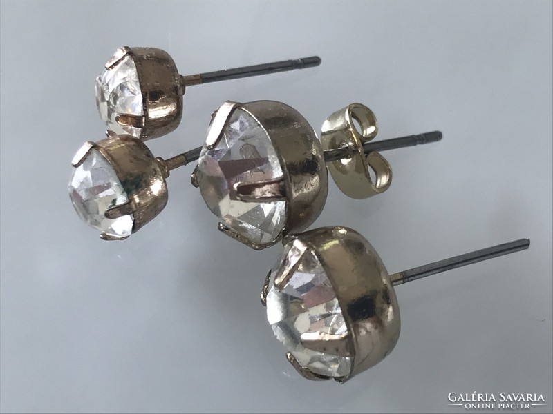 Aranyozott, kristályos fülbevalók, 10 és 6 mm átmérő