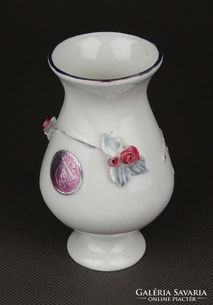 1E353 Régi jelzett fehér kisméretű porcelán váza 10 cm