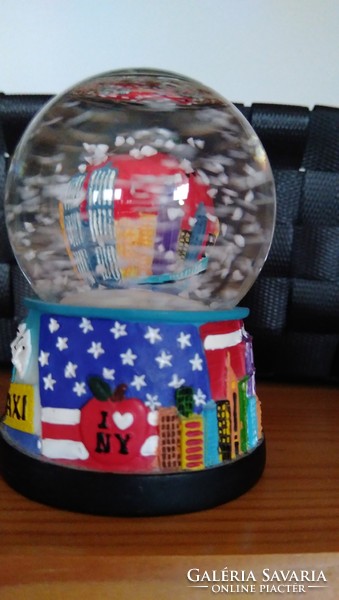 New York kedvelőknek remek ajándék ,  - a Nagy Alma hógömb + New York miniatűr  bögre