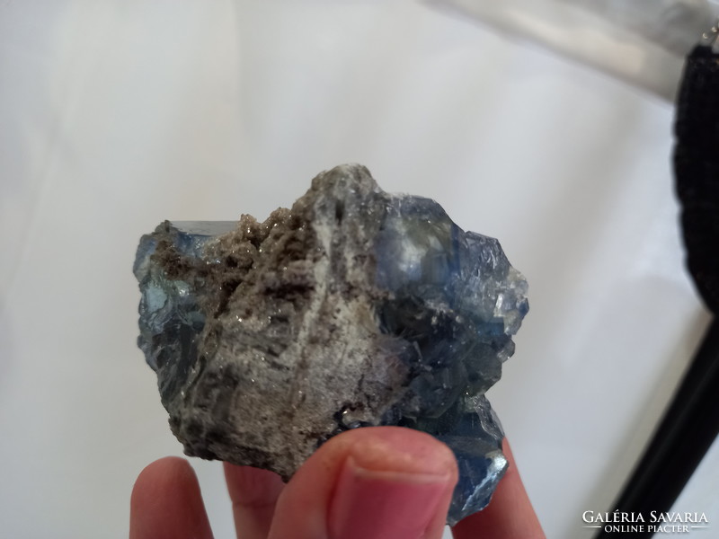 Fluorite cubes in quartz, siderite 162 carats Mongolia