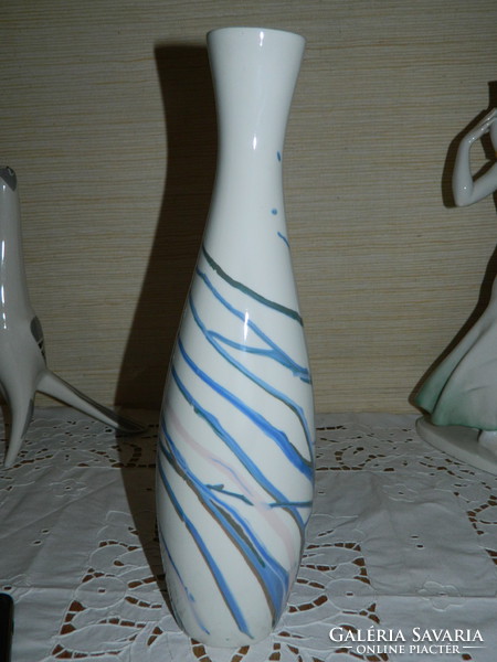 Aquincumi aquazur festésű váza.
