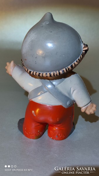 Vintage Goebel 1960-as évek német tévés Mainzelmaennchen gumi figura jelzett eredeti 3 db
