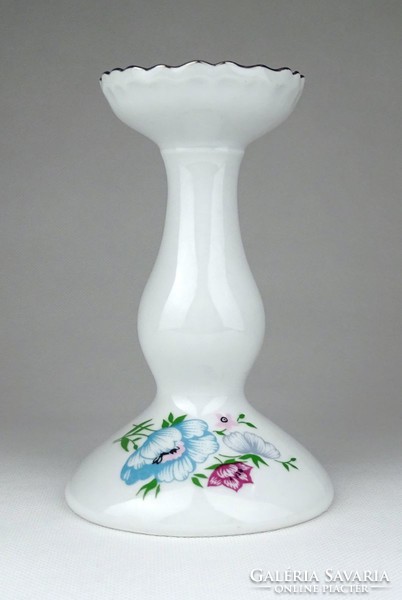 1E362 Régi hibátlan állapotú fehér virágdíszes porcelán gyertyatartó 14 cm