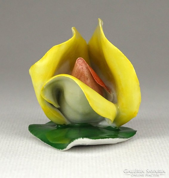 1E364 Aquincumi porcelán sárga virág rózsa levélen