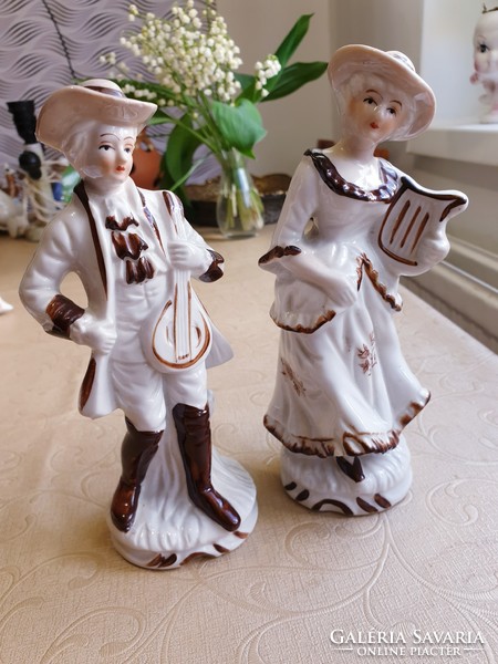 Antik  porcelán figura pár, zenélős pár eladó!