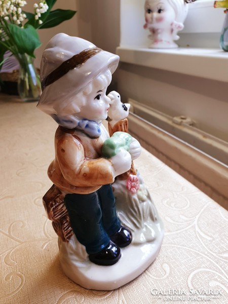 Antik  porcelán figura, kisfiú madárral eladó!