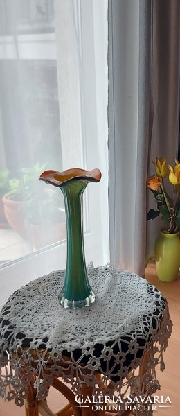 Muránói / Murano /csodaszép kézműves váza, kétrétegű, színkombinációja pompás látvány, 28 cm es